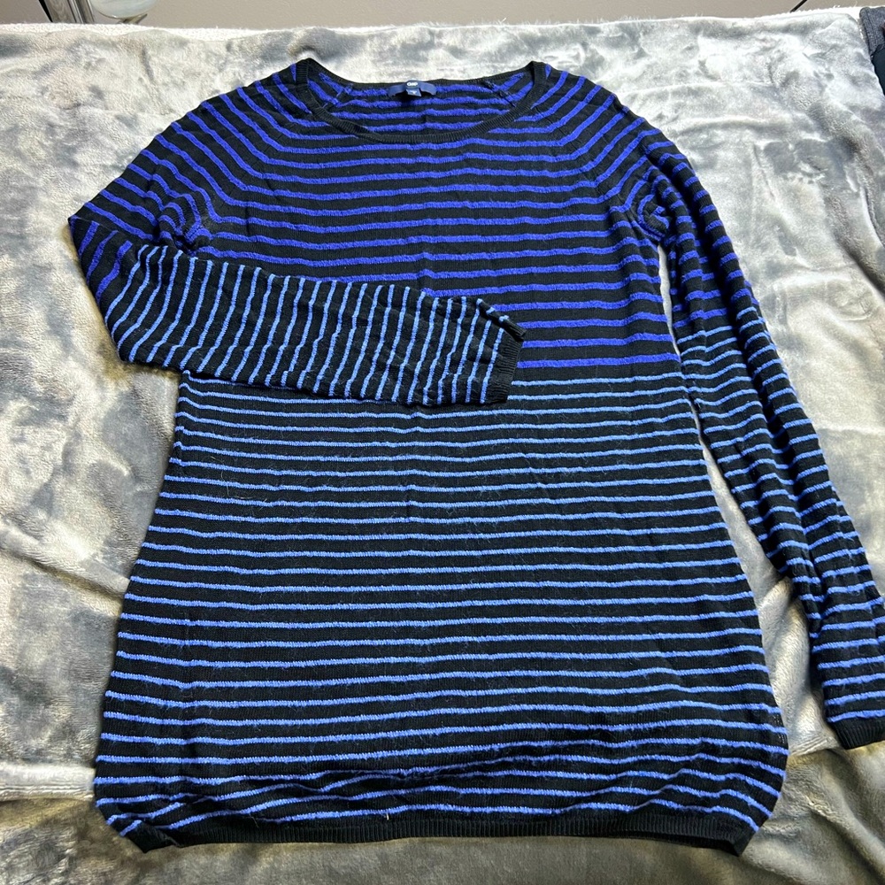 Gap M sweater